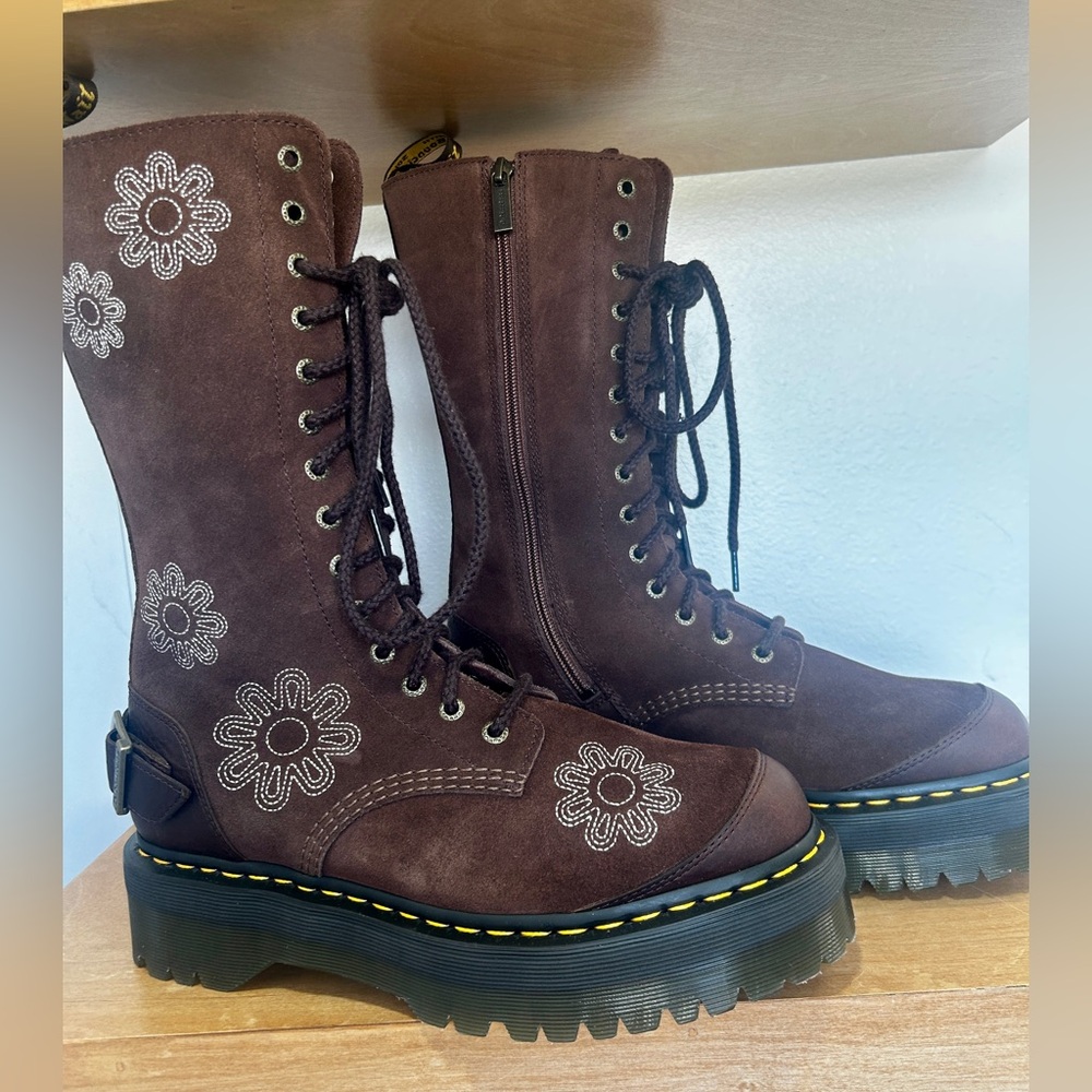 Dr. Martens Women's 1B99 LIMITED EDITION Dunnet 11